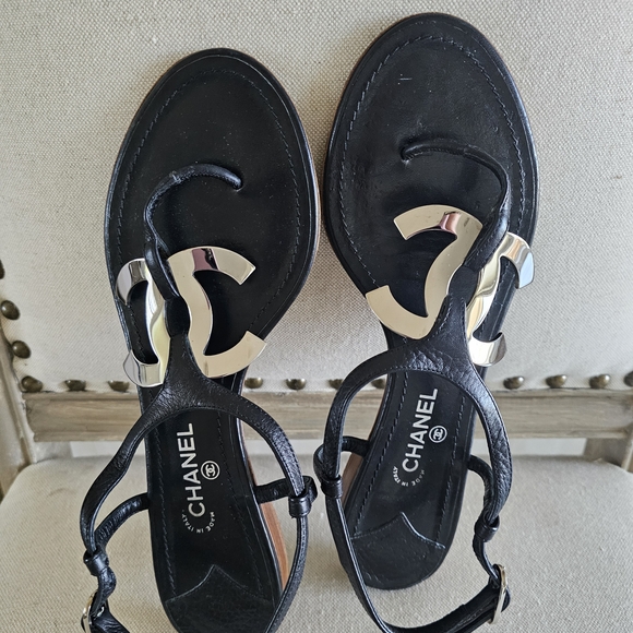 Chanel Black Sandals with Gold Accents - Picture 5 of 6